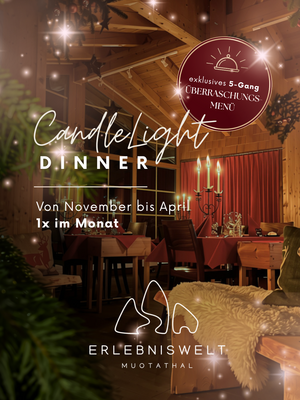 Festlich gedeckter Tisch bei Kerzenschein im Restaurant Husky-Lodge der Erlebniswelt Muotathal